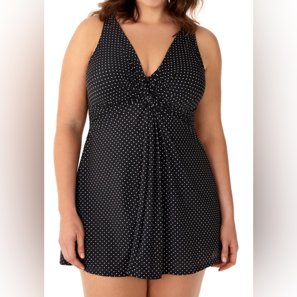 NWT Miraclesuit Swim Dress Bathing Suit Black & White Polka Dot 18W